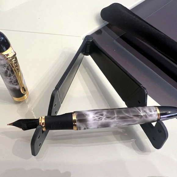 Jinhao X450 with Gold Trim and 18K Gold Nib! - Picture 10 of 12